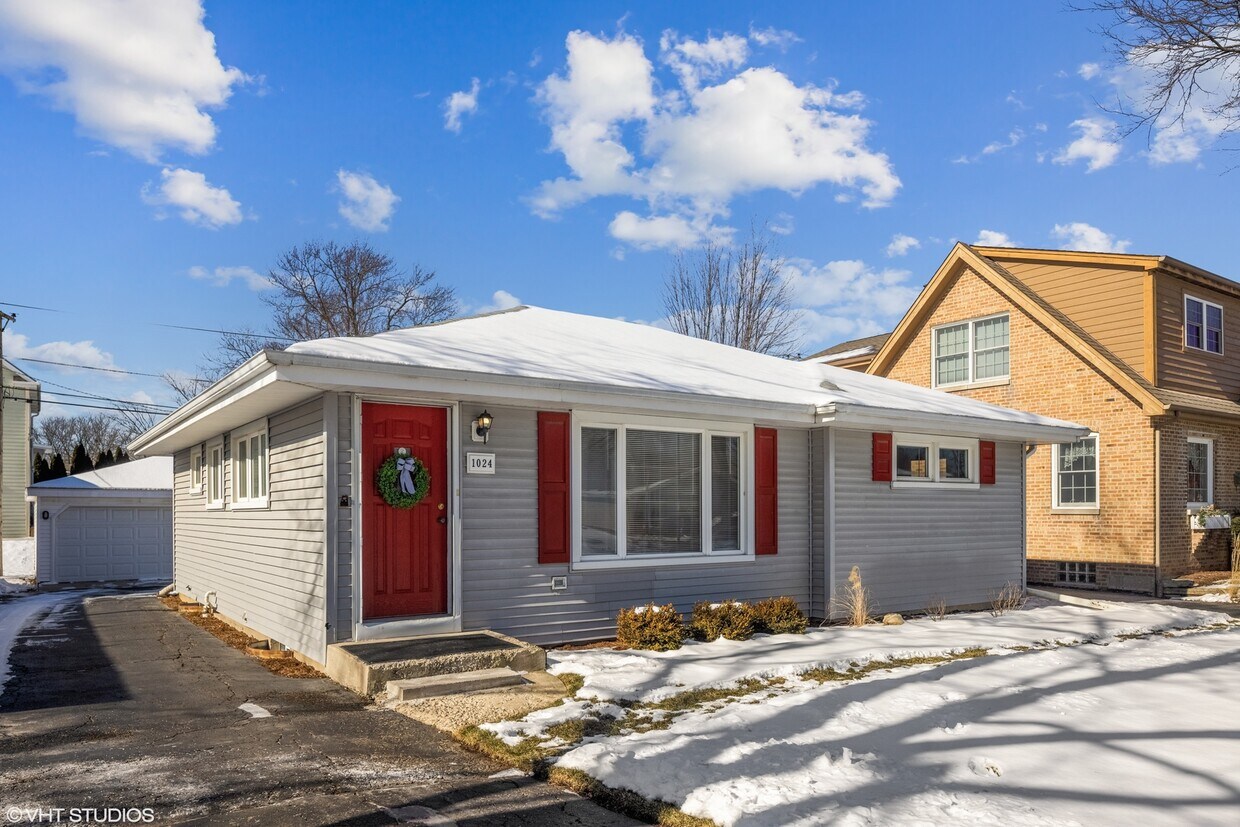 Primary Photo - 1024 S Summit Ave