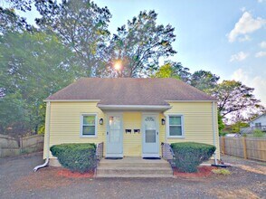 Building Photo - 8 Howard Ct