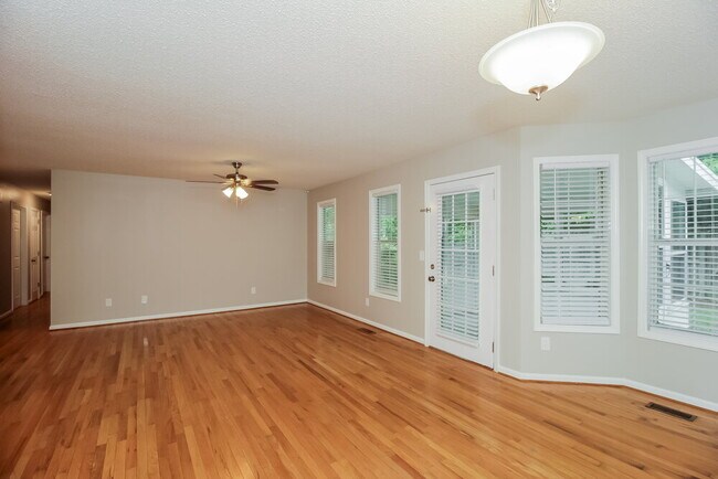 Building Photo - 426 Ivy Crest Dr