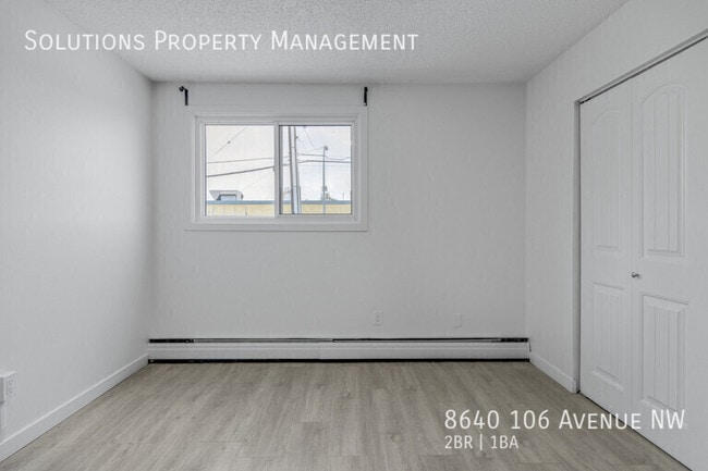 Building Photo - Beautifully Updated 1 and 2 Bedroom Apartments for Rent