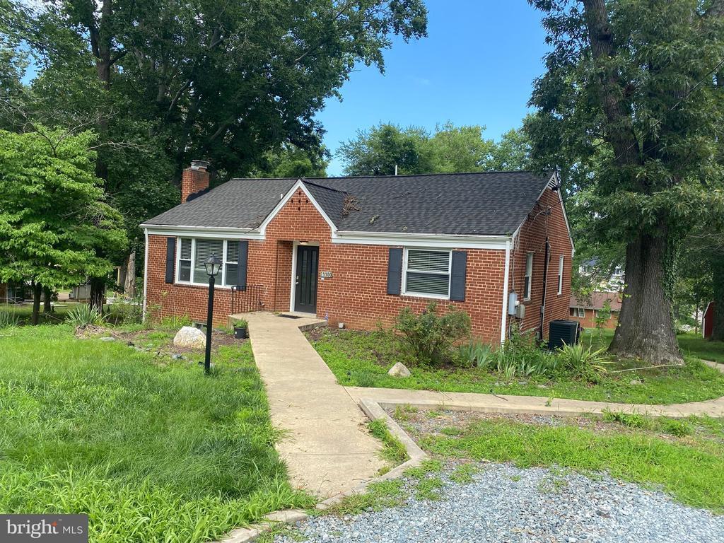 Primary Photo - 1100 Broadview Rd