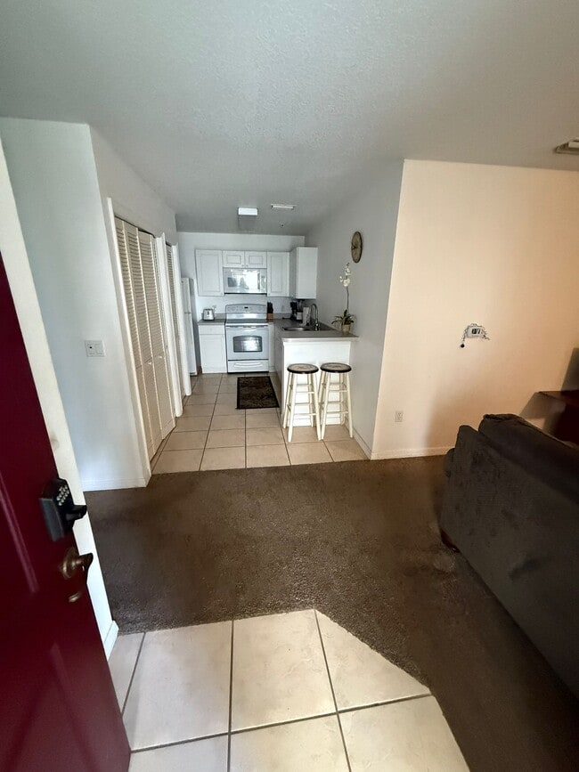 Building Photo - 2740 Club Cortile Cir