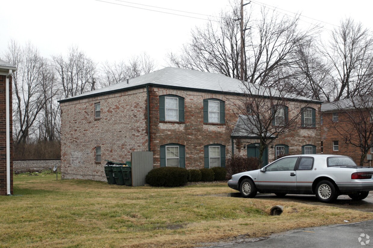 Primary Photo - 10410 Greentree Ln
