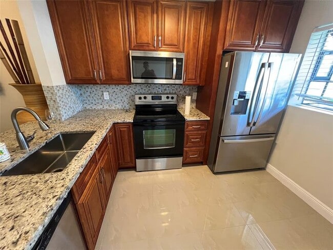 Building Photo - 3370 Beau Rivage Dr