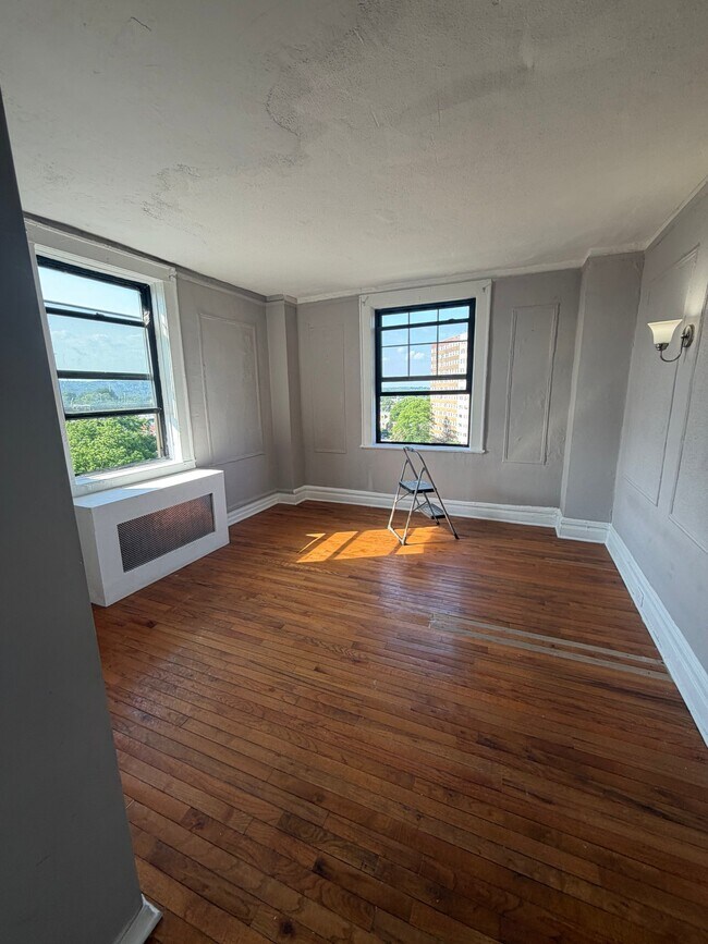 Building Photo - 25 N Harrison St