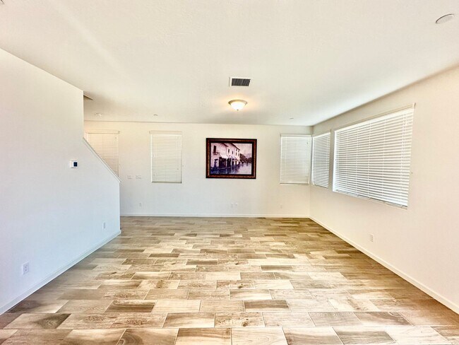 Building Photo - Newly Buily North Clovis 3/2.5 in Gated Co...