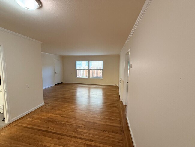 Building Photo - 816 Cowper St