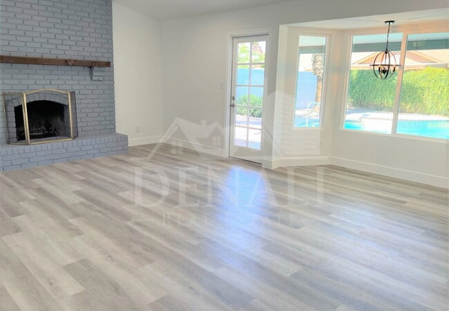 Foto del edificio - 618 W McNair St