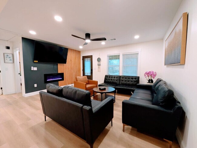 Foto del edificio - 10 Burnett Ferry Rd SW