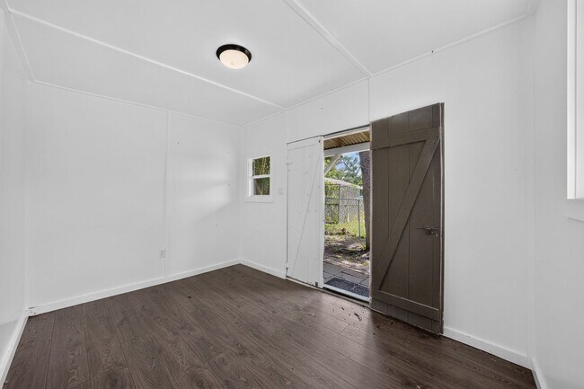 Building Photo - 9303 Redfish Dr
