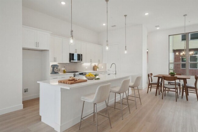 Foto del edificio - 13351 Goodland St