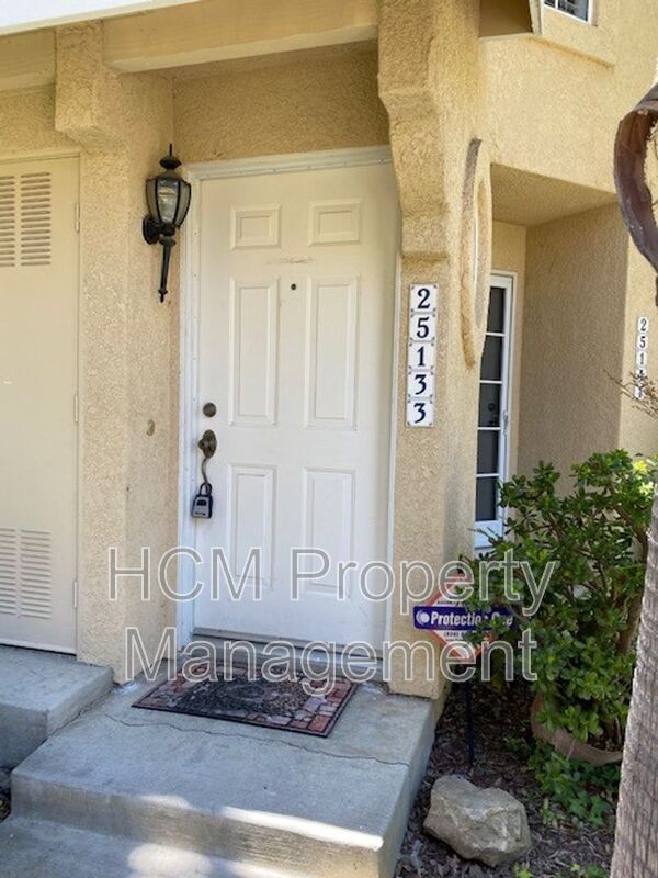 Building Photo - 25133 Via Azul