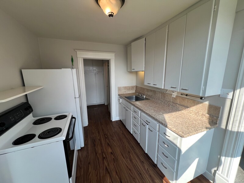 Foto principal - 1102 W Sharp Ave