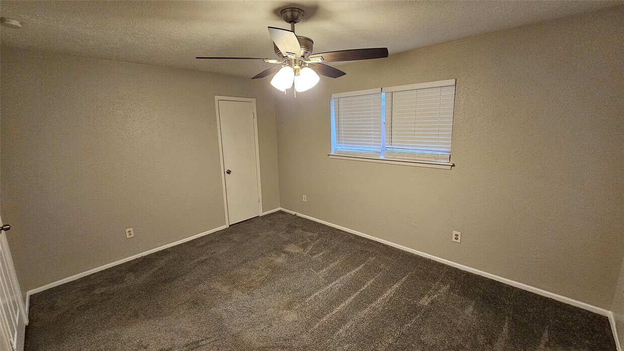 Building Photo - 4410 Adonis Dr