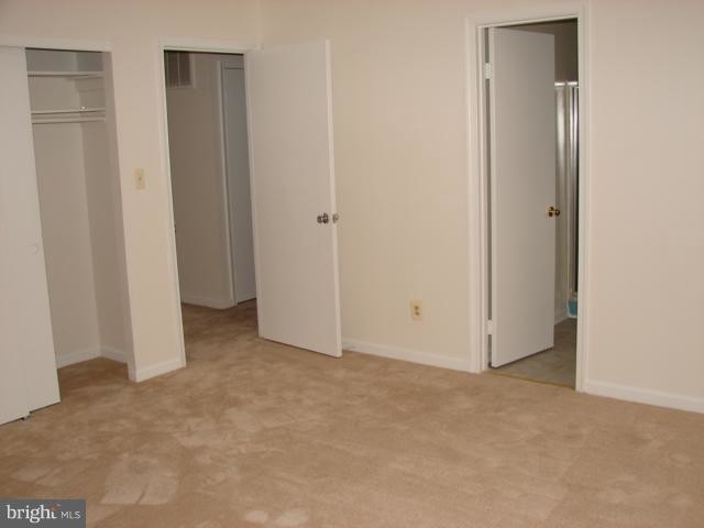 Building Photo - 14 Willow Ln