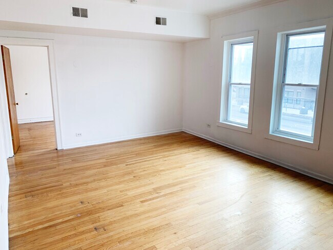 Foto del edificio - 6056 W North Ave