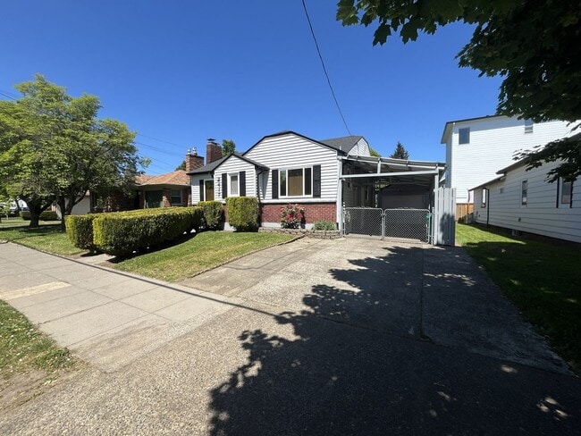 Photo - Bright and Welcoming Home with Modern Kitchen, Expansive Backyard & Flexible Living Space