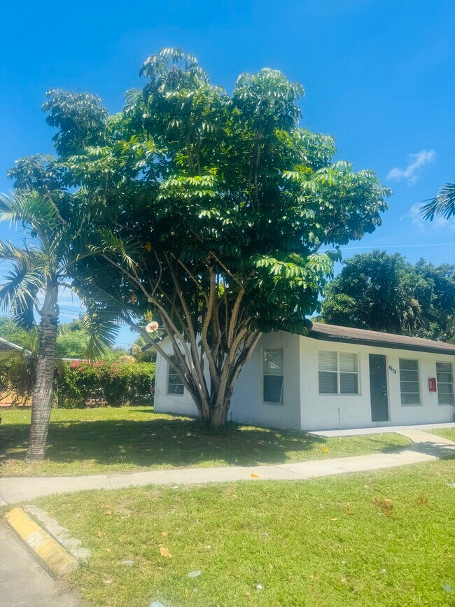 Foto del edificio - 4654 Schall Rd