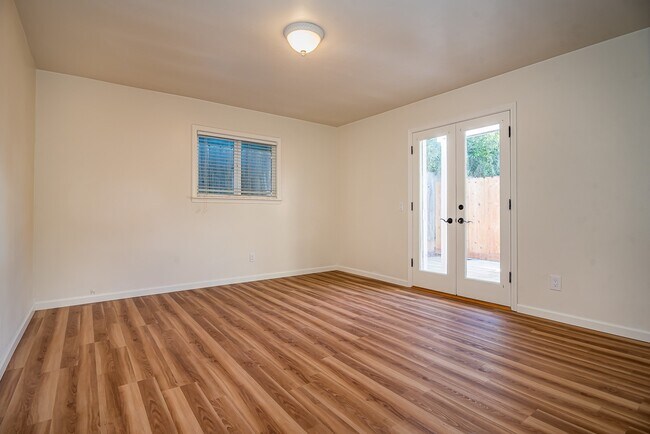Building Photo - Charming 2 bedroom home in Cuesta by the sea