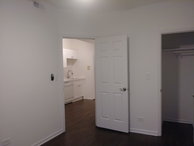Foto del edificio - 2722 W Logan Blvd