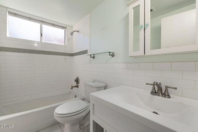 Foto del edificio - 349 Melrose Dr