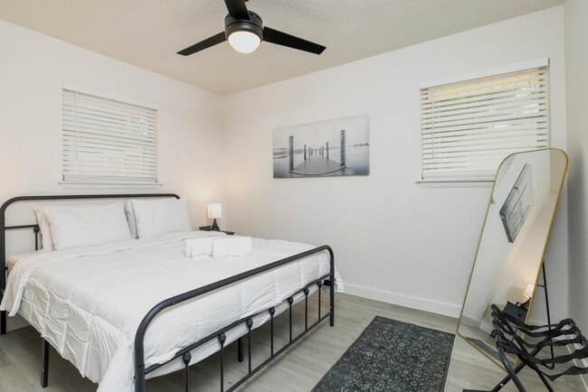 Photo - 1704 Kynette Dr House