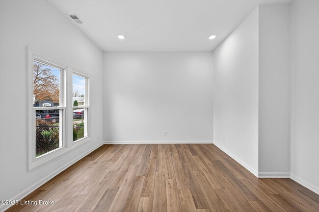 Building Photo - 508 Lilly Ave