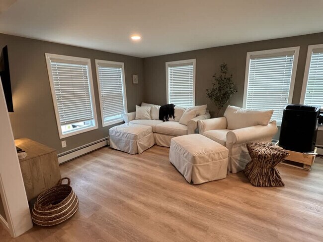 Foto del edificio - 301 Portsmouth Ave