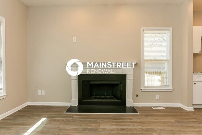 Building Photo - 3 Bedroom Pet-Friendly Home in Atlanta, GA with Main Street Renewal