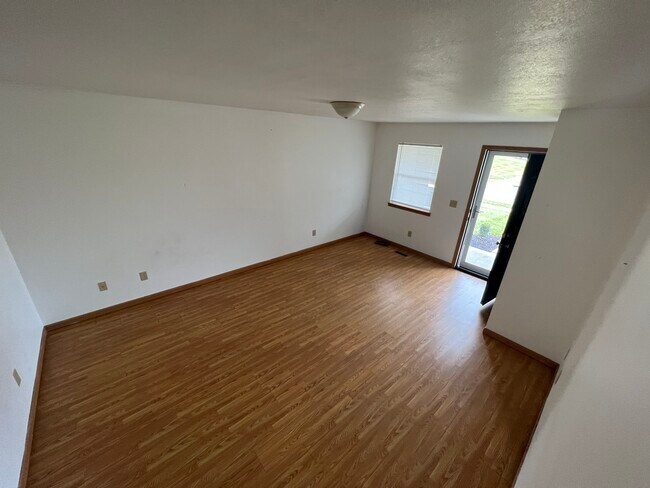 Building Photo - 2659 Four Seasons Dr