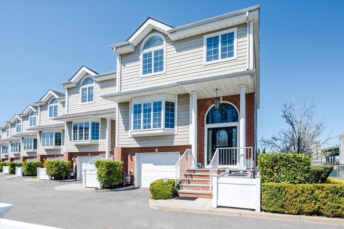 Foto principal - 200 Bermuda St