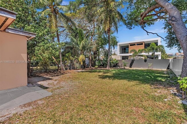 Foto del edificio - 2835 SW 24th St