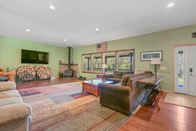 Foto del edificio - 1724 Calhoun Hill Rd
