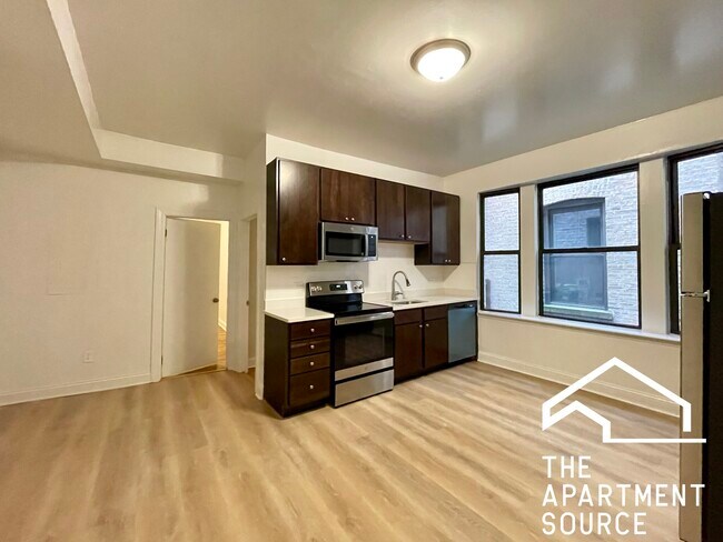 Foto del edificio - 2323 N Kedzie Blvd