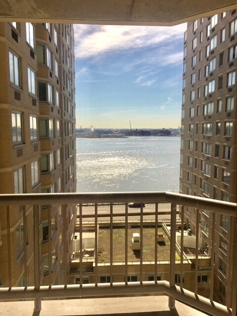 Foto del edificio - 430 E 34th St
