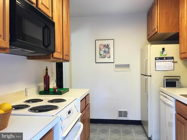 Building Photo - 3336 Webley Ct