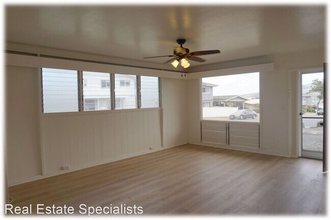 Foto del edificio - 3 br, 2 bath House - 477 Kaumakani St.