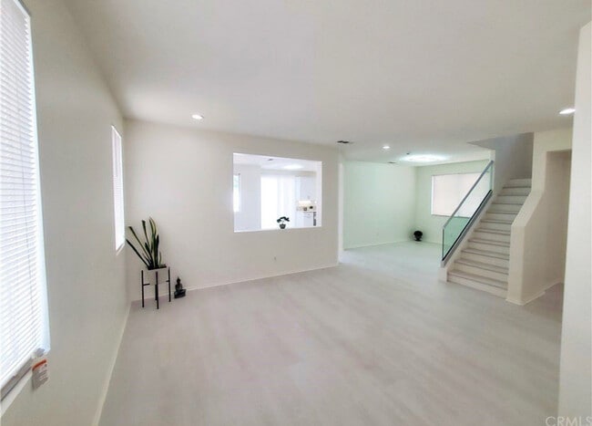 Building Photo - 15255 Sunny Point St