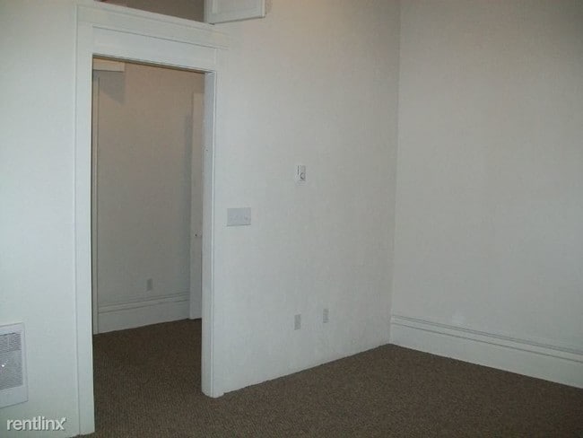 Building Photo - 2 br, 1 bath Apartment - 1923 E Carson Street