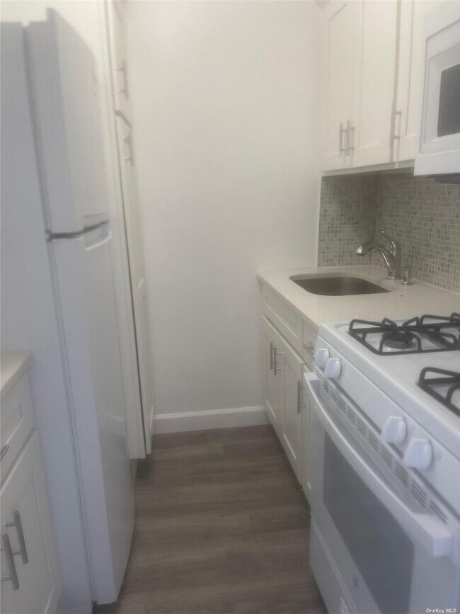 Foto del edificio - 99 Randall Ave