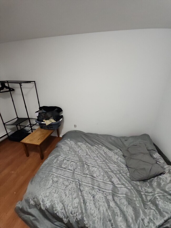 Building Photo - 10 Ridgewood Dr