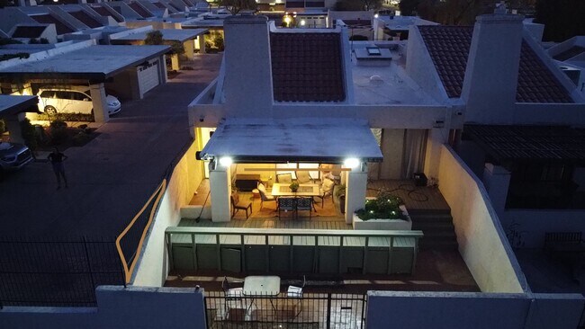 Foto del edificio - 2529 N Miller Rd