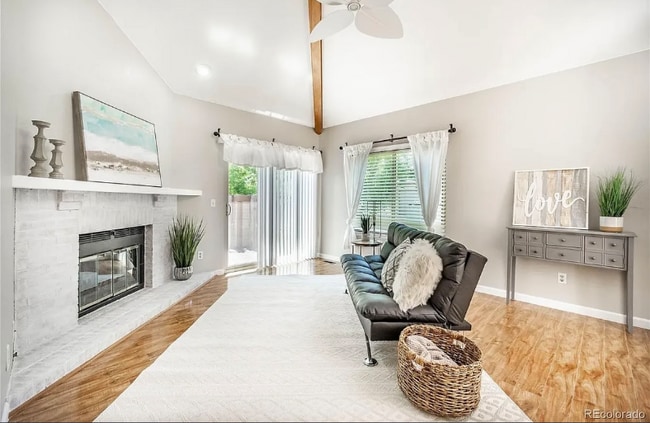 Foto del edificio - 6474 S Harrison Ct