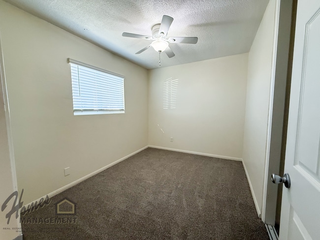 Foto del edificio - 641-641 Kaylyn Way