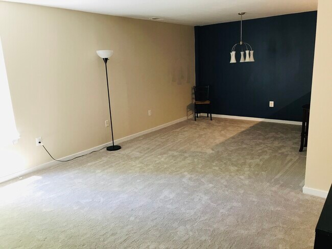 Dining area - 128 W Barre St