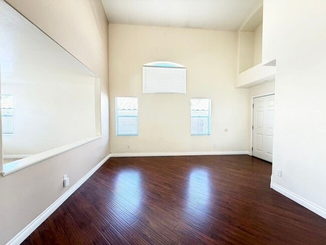 Building Photo - 10420 Prime View