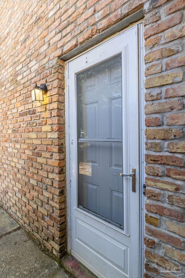 Foto del edificio - 4741 Huron Dr