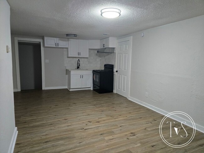 Foto del edificio - Move-in ready NOW!