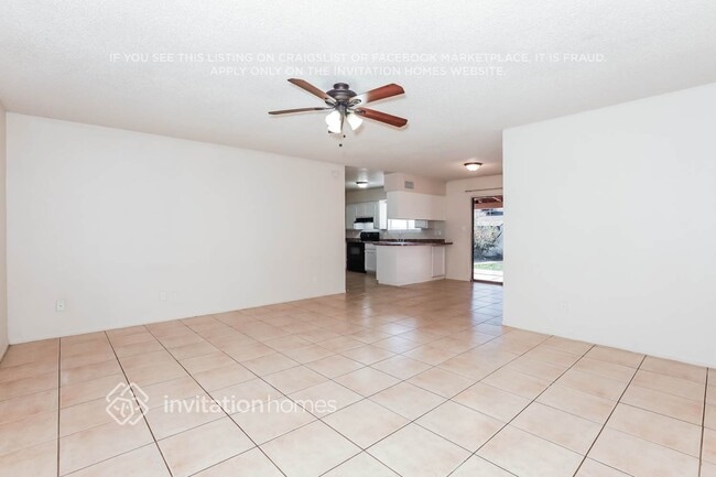 Building Photo - 1904 S Apache Dr