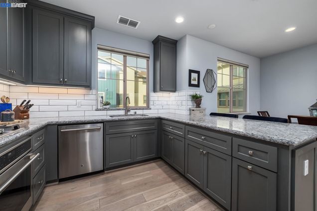 Foto del edificio - 865 Tranquility Cir